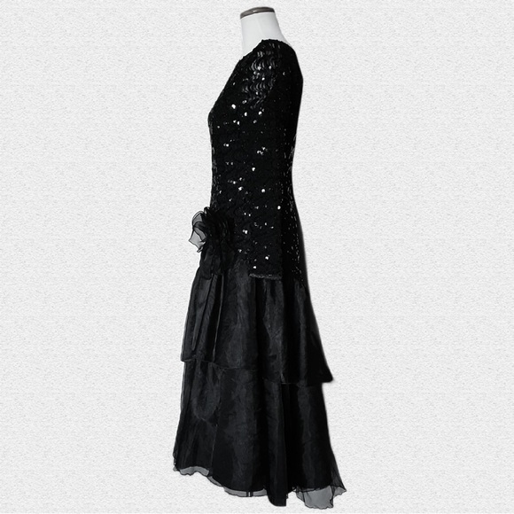 VINTAGE Lace Black Asymmetric Dress, Genuine Vintage 70s, Shiny embellished - Picture 5 of 13